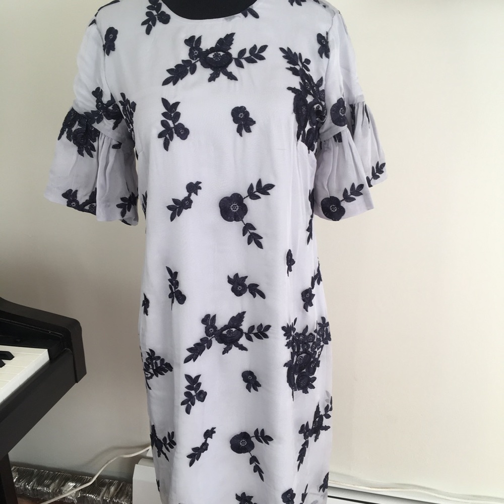 Banana republic size 6 dress new with tags.